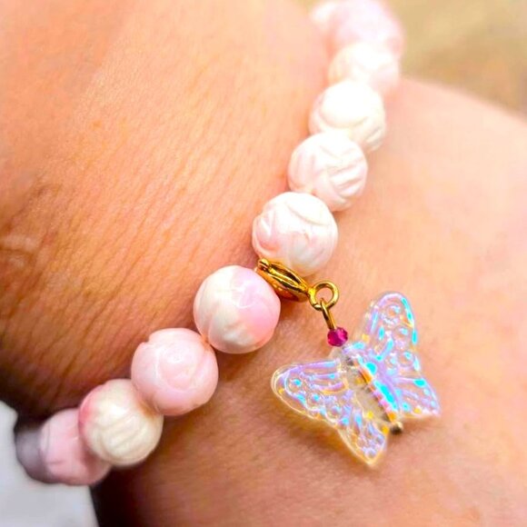 Nature Queen Pink Conch Lotus Carving Bead Butterfly Charm Bracelet - Picture 7 of 10